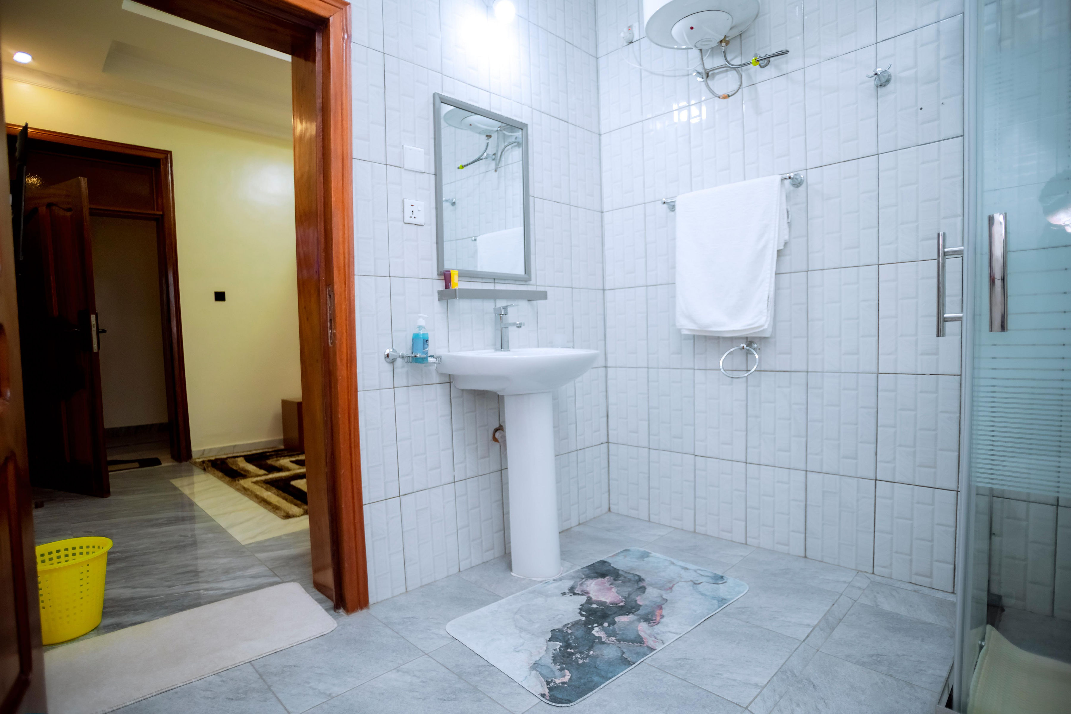 Executive Suite Room - Thumbnail 6