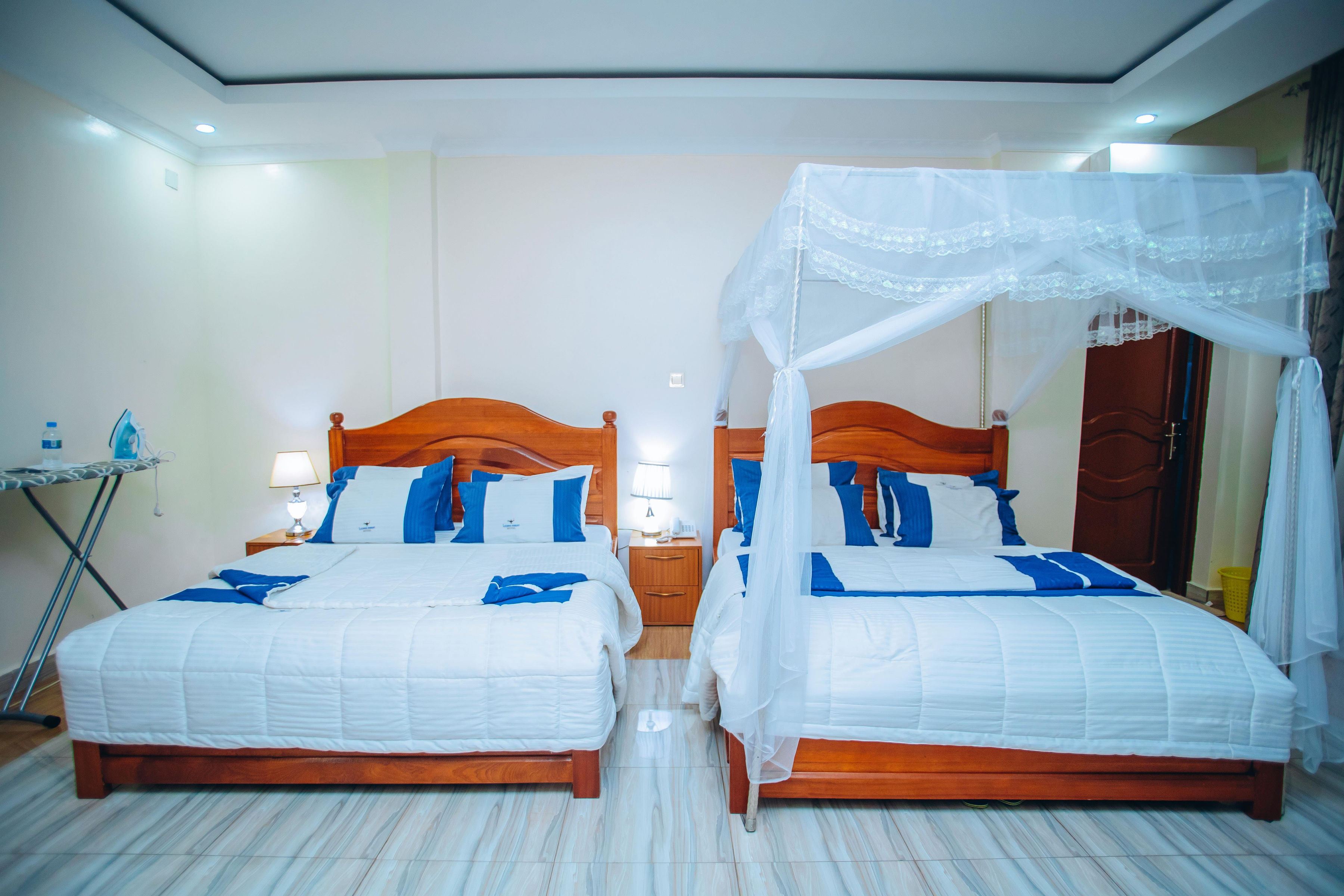 Twin Room - Thumbnail 2