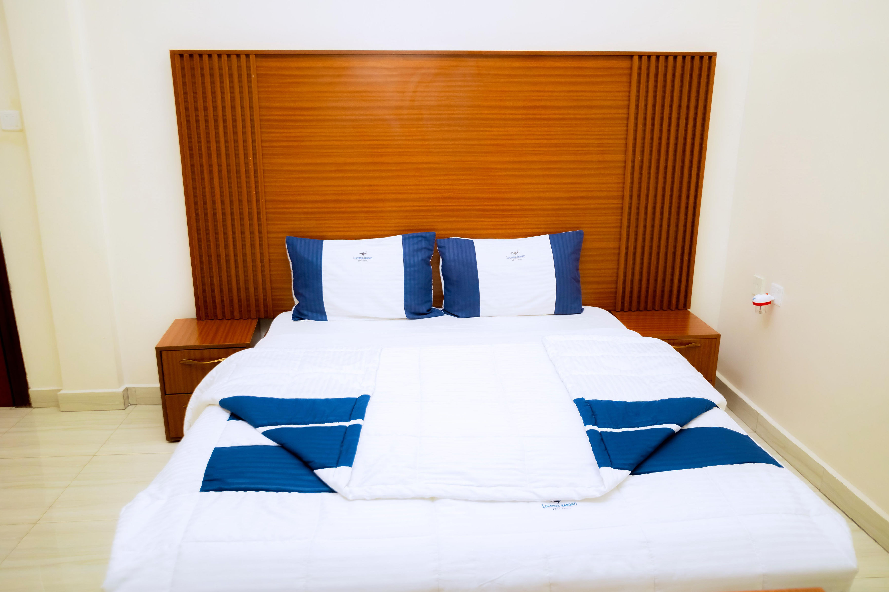 Deluxe Double room - Thumbnail 2