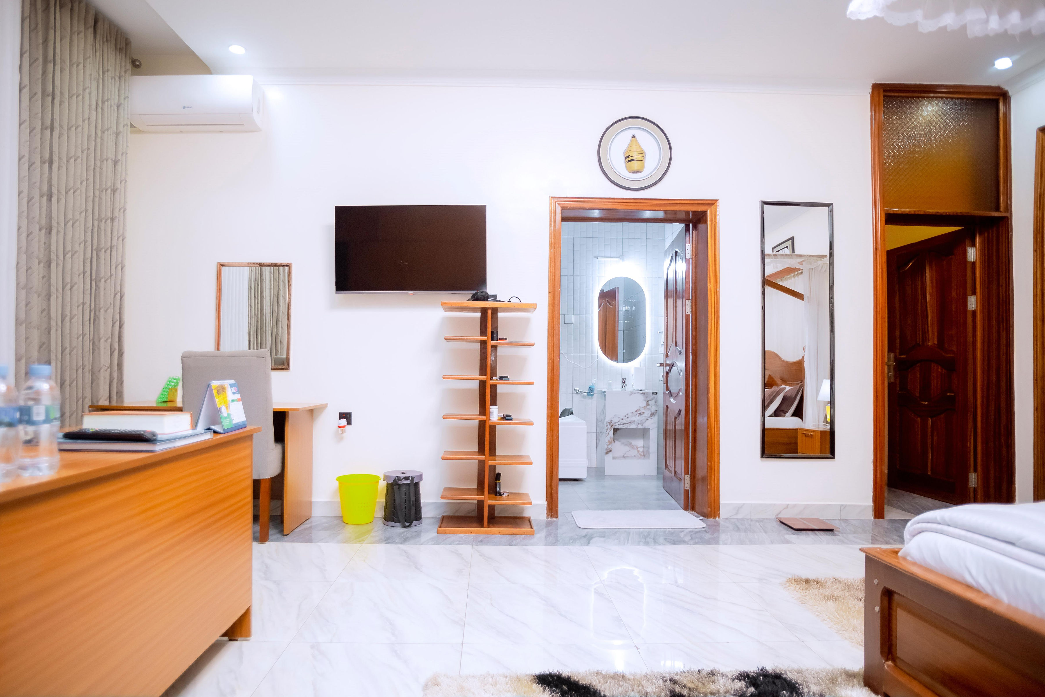 Executive Suite Room - Thumbnail 7