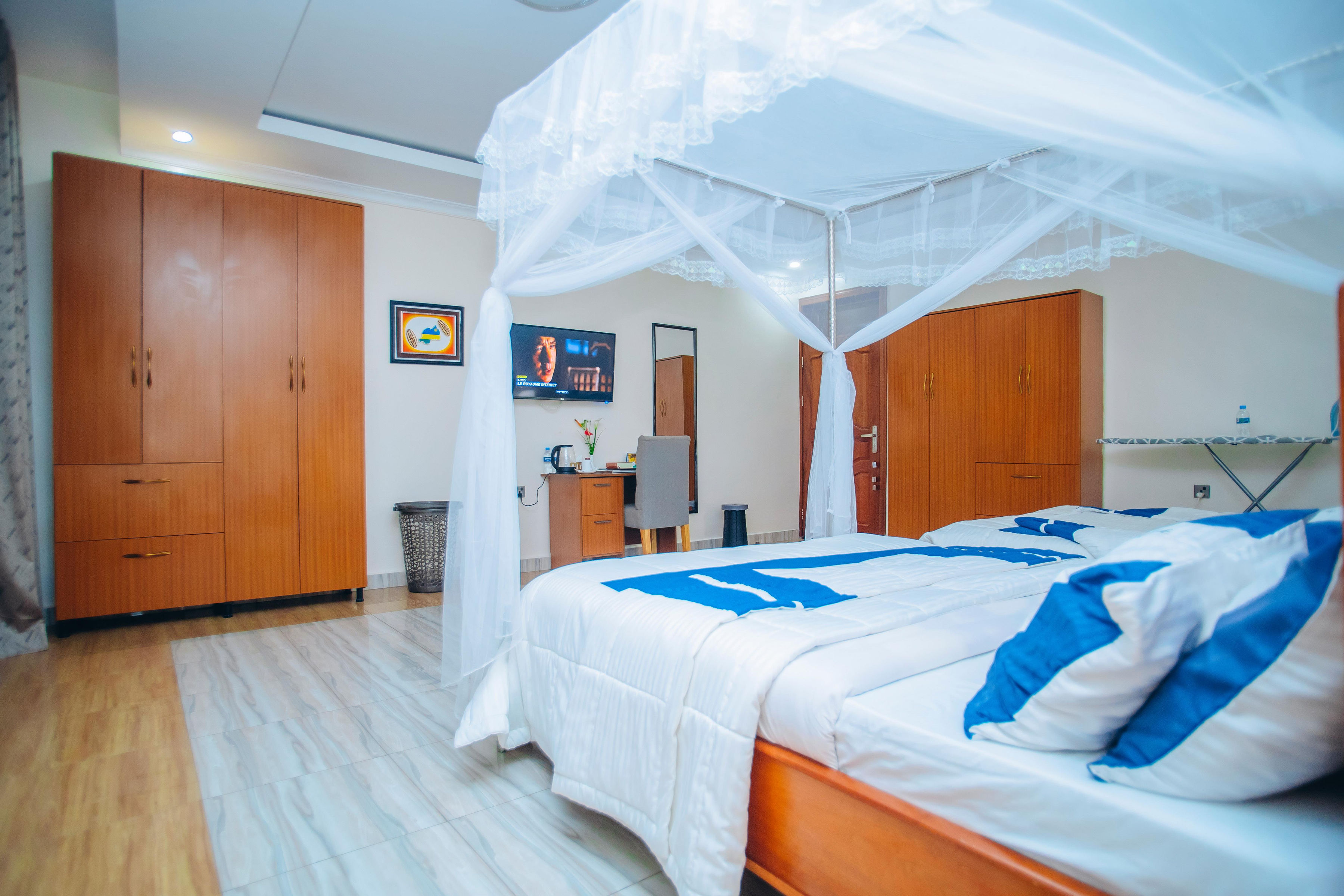 Twin Room - Thumbnail 4