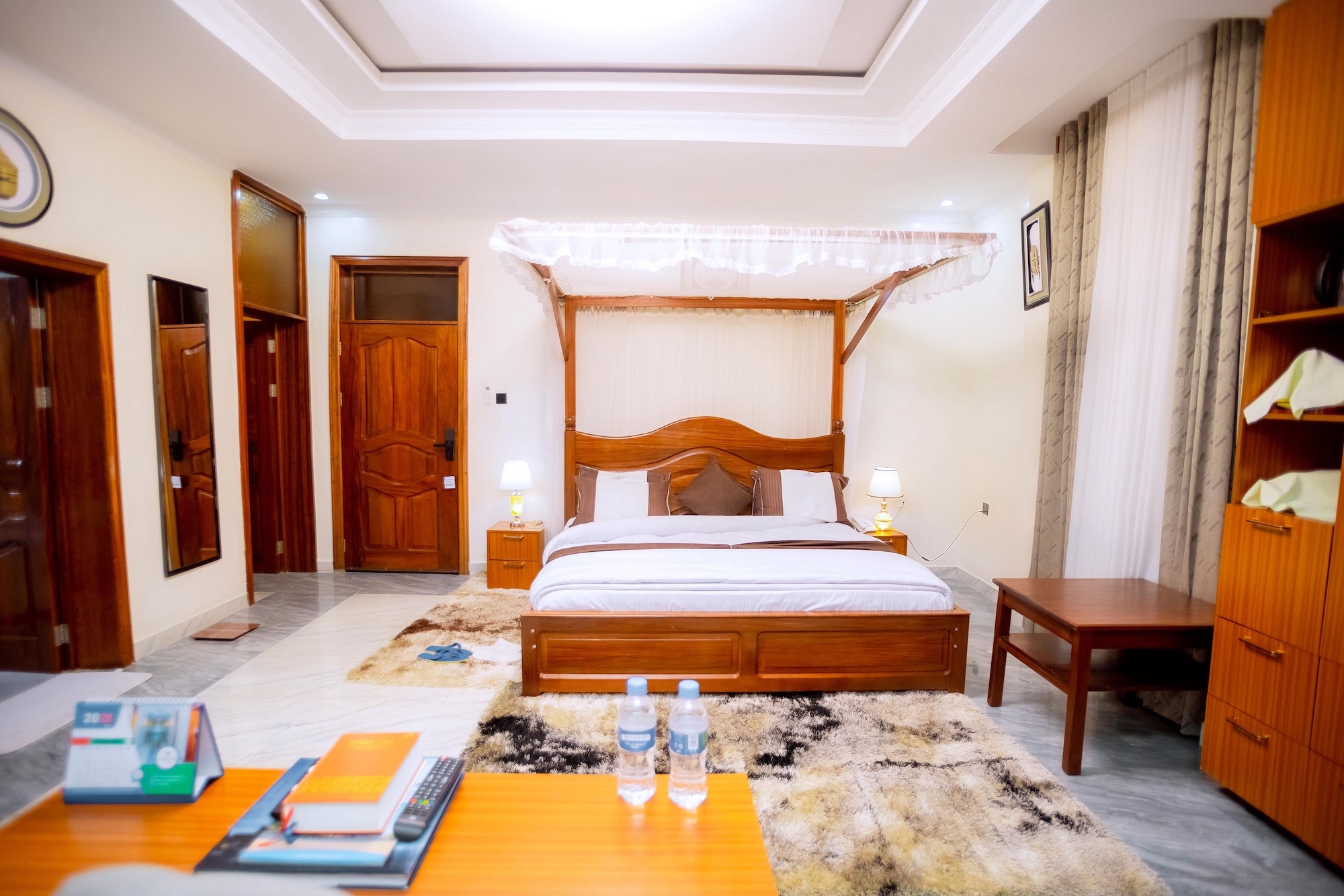 Executive Suite Room - Thumbnail 4